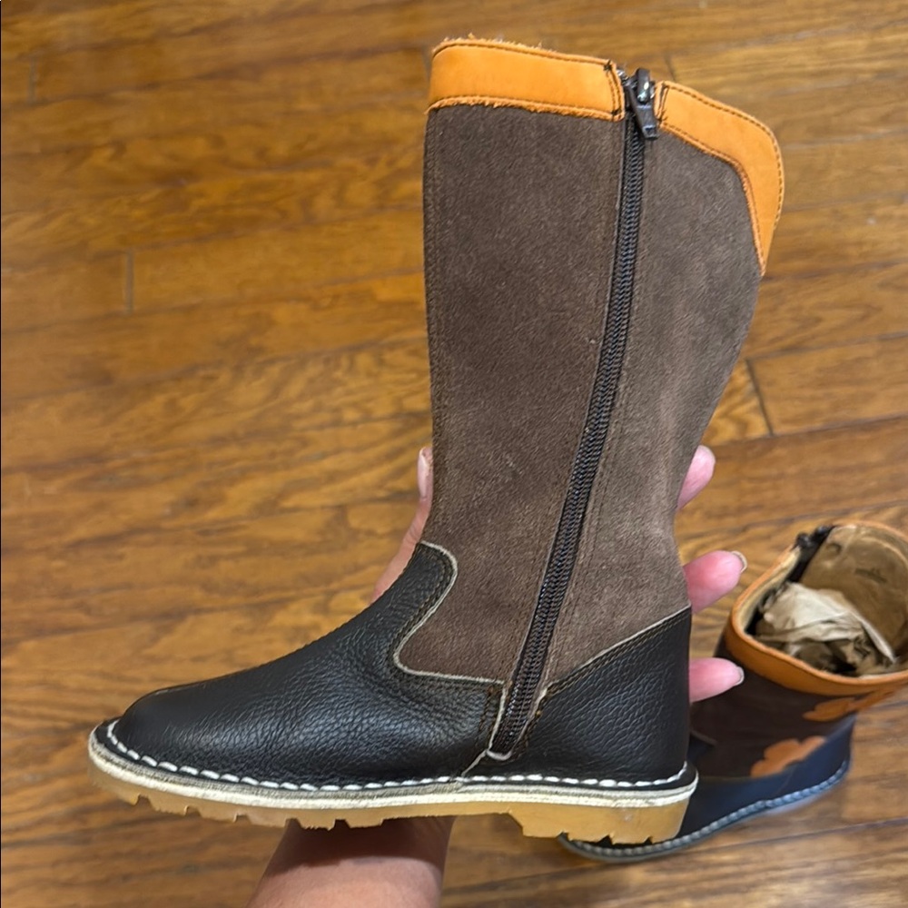 L’Amour leather Brown and Orange Flower Boots - Picture 3 of 12